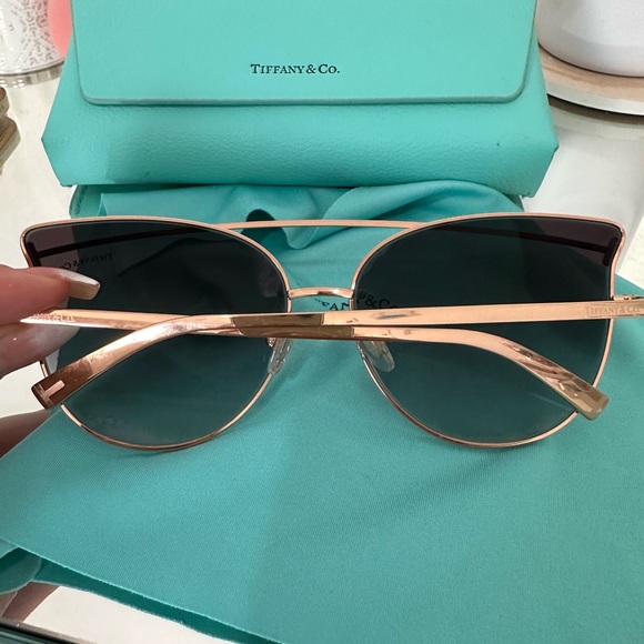 Tiffany & Co. Cat-eyes Sunglasses TF3064 - Picture 5 of 5